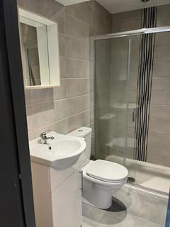 6 bedroom semi-detached house to rent, Swansea SA1