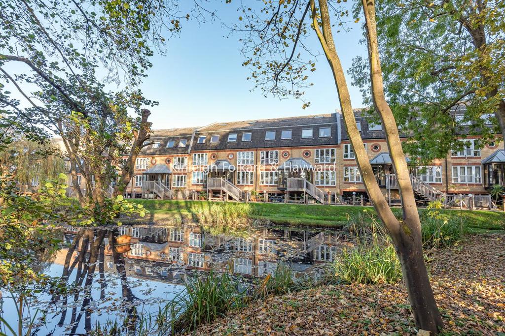 The Alders, West Wickham 2 bed flat £340,000