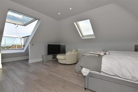 4 bedroom detached bungalow for sale - Northdown Road, Cliftonville, Margate, Kent