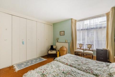 12 Ridgmount Street, London, WC1E 7AQ