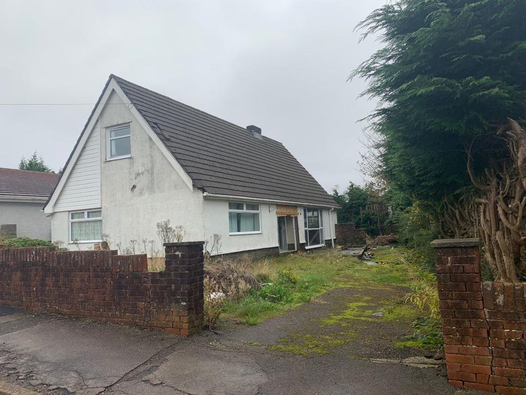 41 Stonebridge Road, Rassau, Ebbw Vale, NP23 5SN 2 bed bungalow £104,000