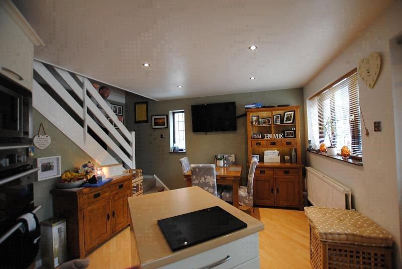 Brockenhurst Way, Bicknacre, Chelmsford, CM3 4 bed detached house £