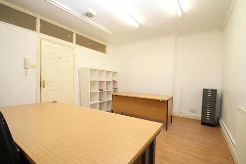 Office to rent, Suttons Lane, Hornchurch, RM12