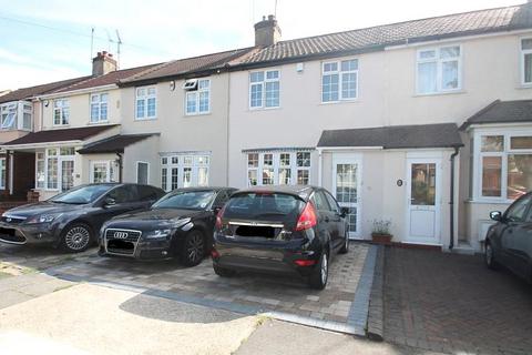 3 bedroom terraced house to rent, Northumberland Avenue, Hornchurch, Essex, RM11