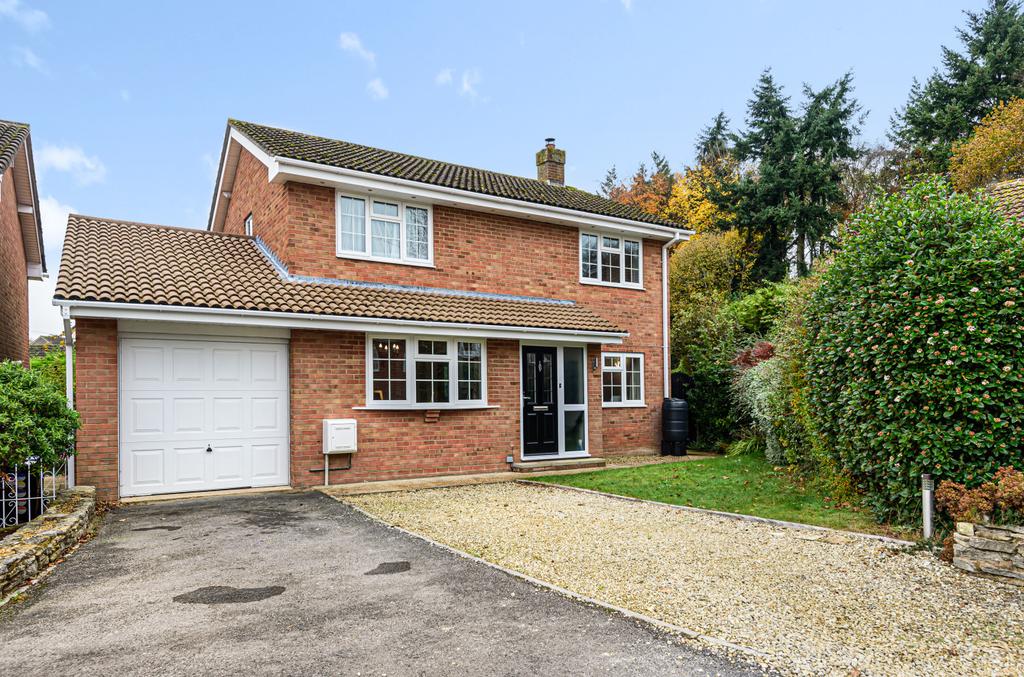 Highlands Way Whiteparish Salisbury Wiltshire SP5 4 Bed Detached 