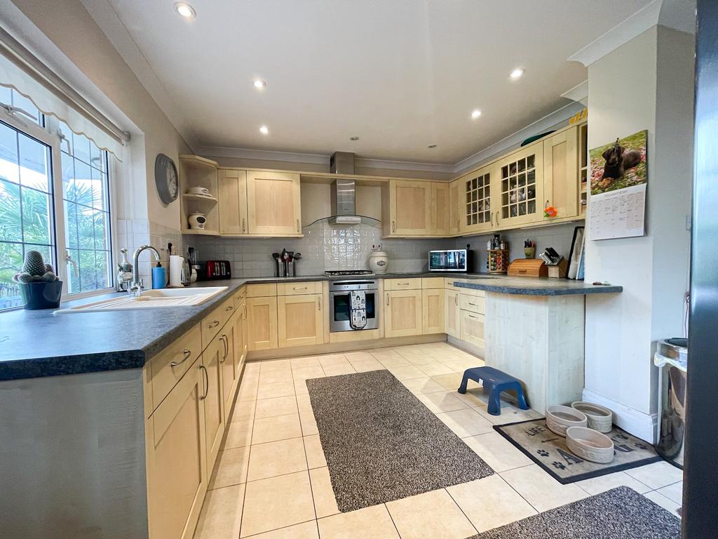 Kitchen/Breakfast Room
