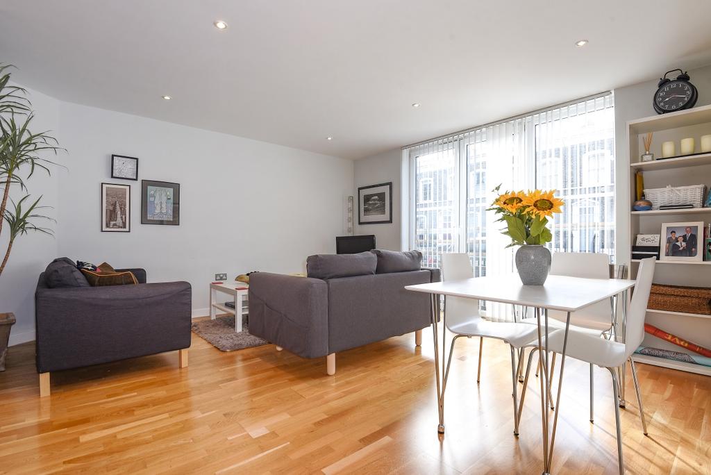 Basire Street Islington N1 1 bed flat - £1,700 pcm (£392 pw)