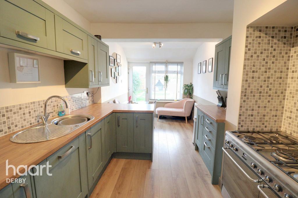 Huntley Avenue, Spondon 3 bed semidetached house £200,000