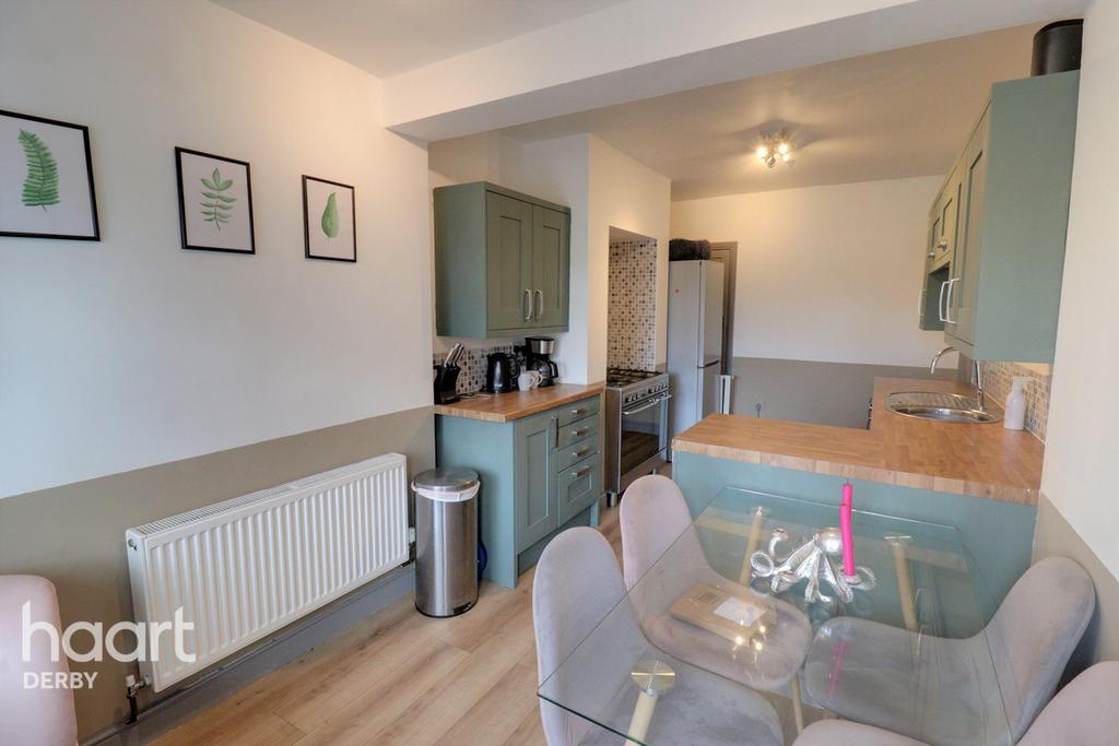 Huntley Avenue, Spondon 3 bed semidetached house £200,000