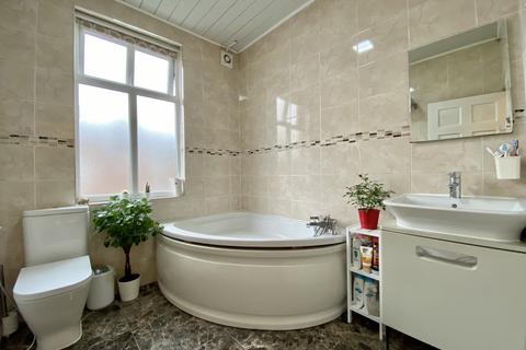 22 Kettering Road, Manchester, M19 3FN