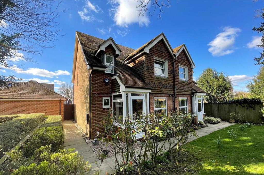 Kenny Drive, Carshalton On The Hill, SM5 3 bed semidetached house £