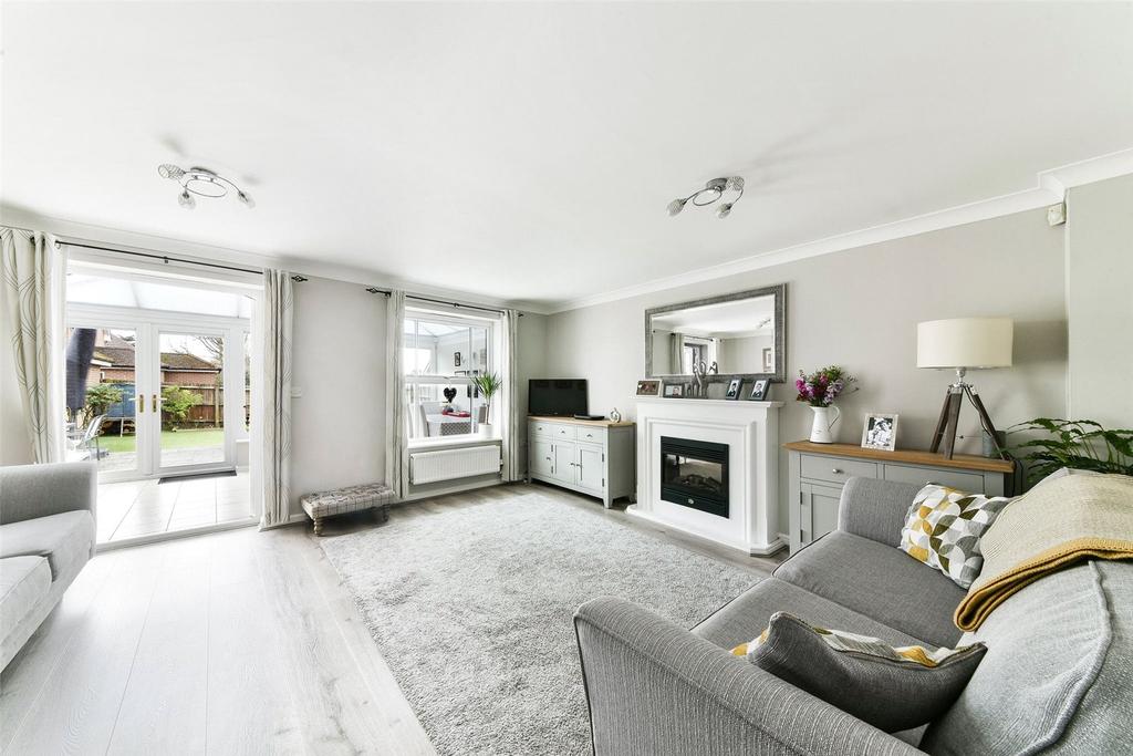 Kenny Drive, Carshalton On The Hill, SM5 3 bed semidetached house £