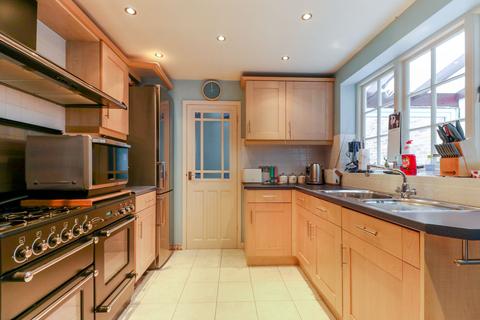 17 Albany Road, Enfield, EN3 5UB