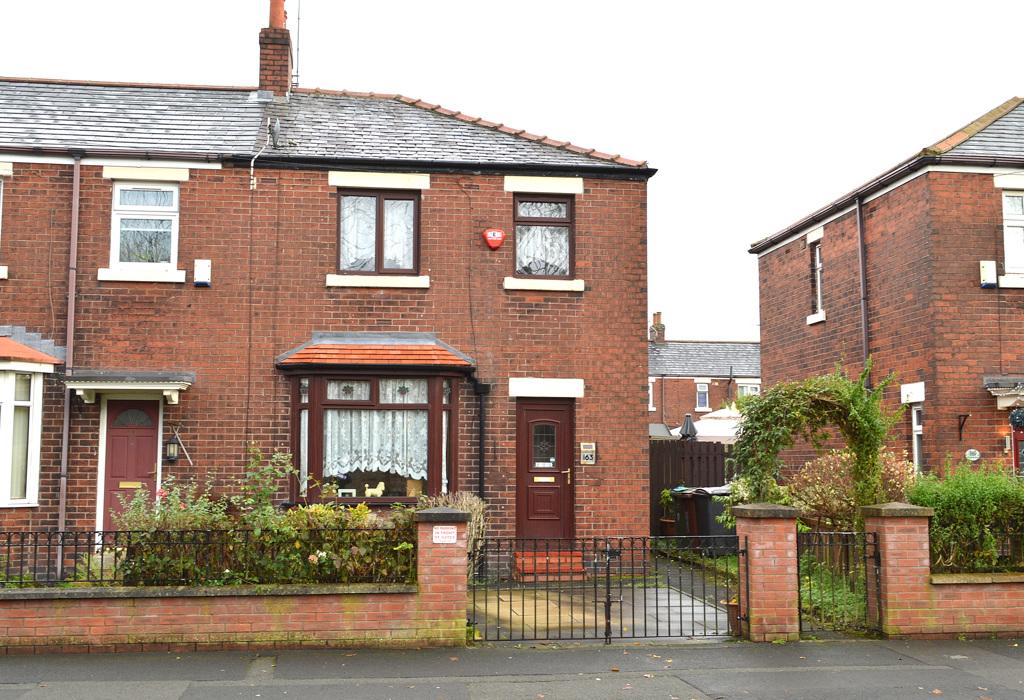 Limeside Road, Oldham, OL8 3LT. 2 bed end of terrace house £120,000