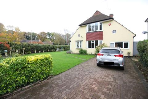 2 Cromwell Road, Worcester Park, KT4 7JP