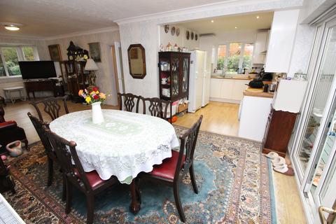 2 Cromwell Road, Worcester Park, KT4 7JP