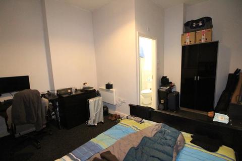 1 bedroom apartment to rent - Denman Street West
