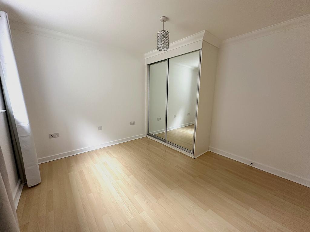 Bedroom Photo 2