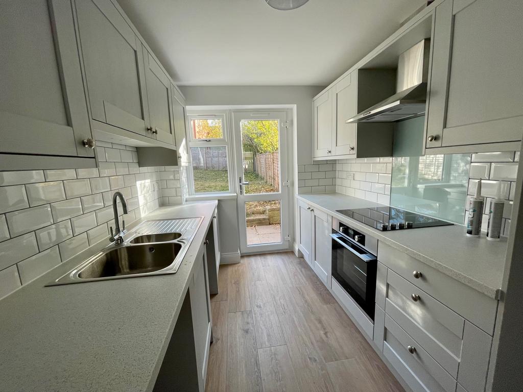 Ravenswood Hill, Coleshill, West... 2 bed ground floor £800 pcm (£185 pw)