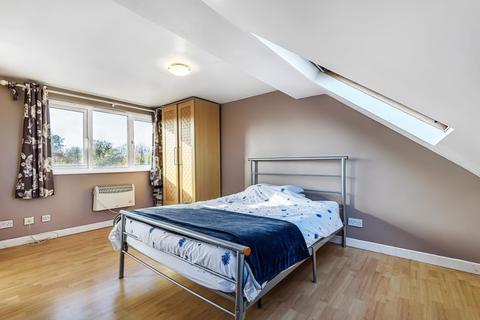 52 Amhurst Gardens, Isleworth, TW7 6AJ