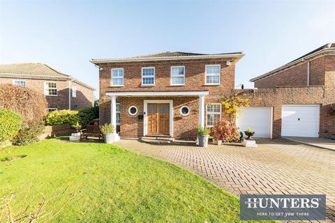 18 Ashley Drive, Banstead, SM7 2AG
