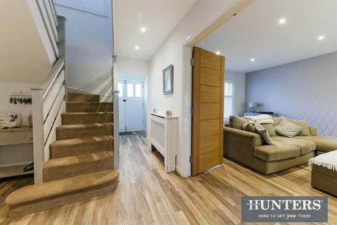18 Ashley Drive, Banstead, SM7 2AG