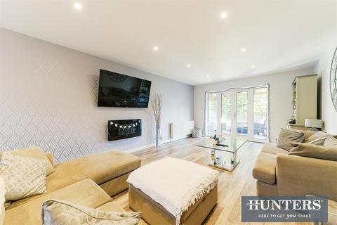 18 Ashley Drive, Banstead, SM7 2AG