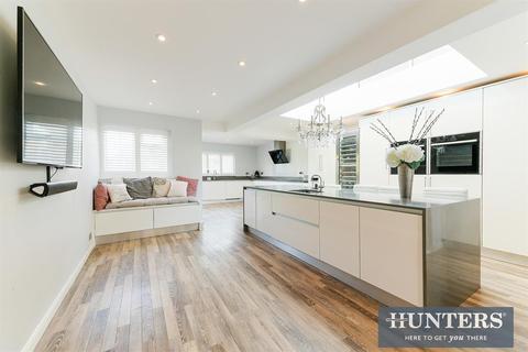 18 Ashley Drive, Banstead, SM7 2AG