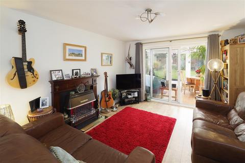2 bedroom flat for sale, St Marys Close, Nonington