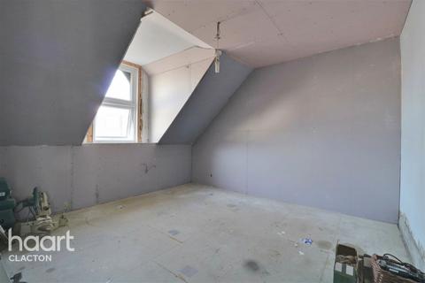 15 Beach Road, Clacton-on-sea, CO15 1UF