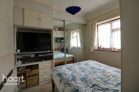 23 Comyns Road, Dagenham, RM9 6PB