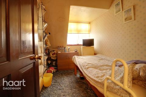 23 Comyns Road, Dagenham, RM9 6PB