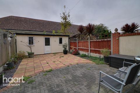 23 Comyns Road, Dagenham, RM9 6PB