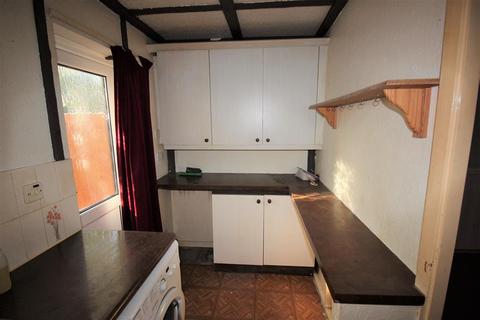 16 Walsham Close, London, SE28 8ND