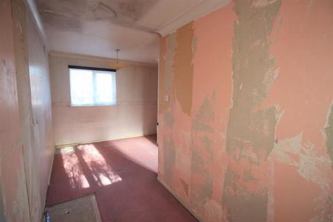 16 Walsham Close, London, SE28 8ND