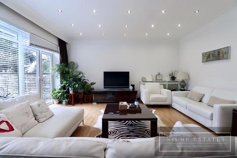 undefined, Hendon Avenue, Finchley central, London, N3