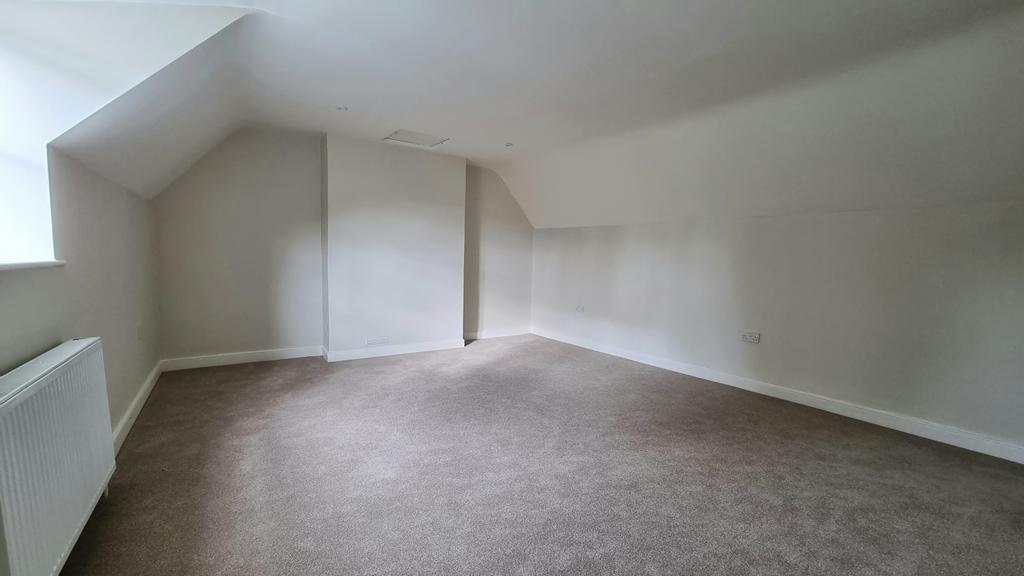 Bedroom 5 (2)