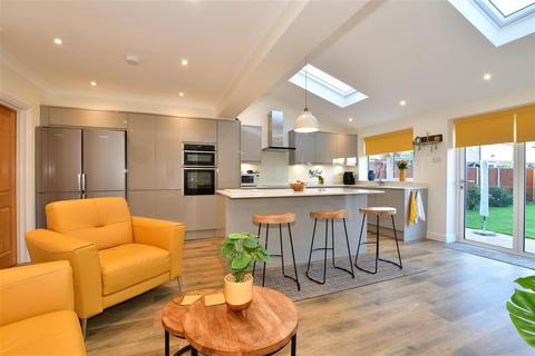 13 Hackbridge Park Gardens, Carshalton, SM5 2HA