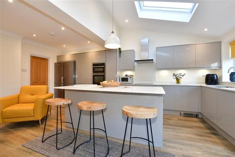 13 Hackbridge Park Gardens, Carshalton, SM5 2HA
