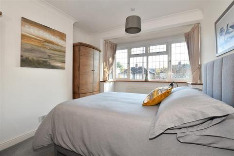 13 Hackbridge Park Gardens, Carshalton, SM5 2HA