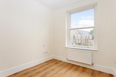 undefined, Finchley Road,  Hampstead,  NW3