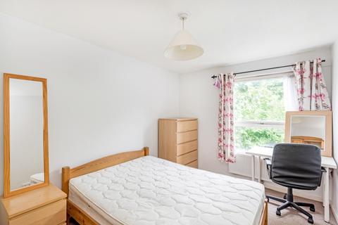 4 bedroom flat to rent - St. Johns Wood Road London NW8