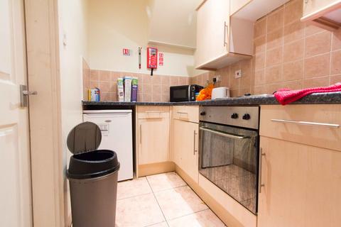 2 bedroom flat to rent, HYDE PARK ROAD, Leeds