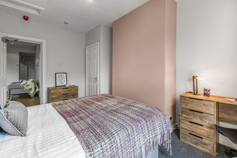 2 bedroom flat to rent, HYDE PARK ROAD, Leeds