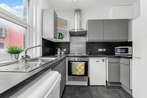 5 bedroom flat to rent, OTLEY ROAD, Leeds