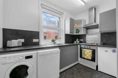 5 bedroom flat to rent, OTLEY ROAD, Leeds