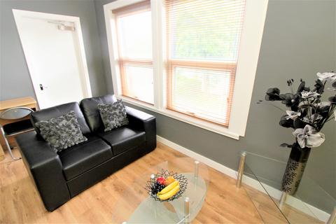 1 bedroom flat to rent, ST JOHNS TERRACE, Leeds