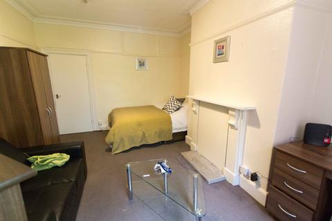 1 bedroom flat to rent, ST JOHNS TERRACE, Leeds