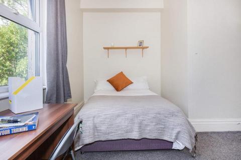 6 bedroom flat to rent - VINERY ROAD, Leeds