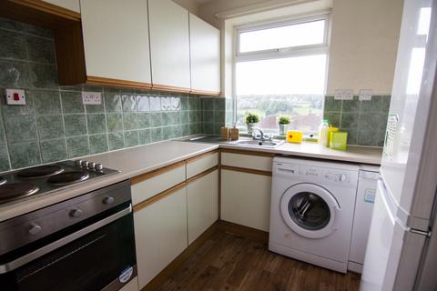 2 bedroom flat to rent, TINSHILL ROAD, Leeds